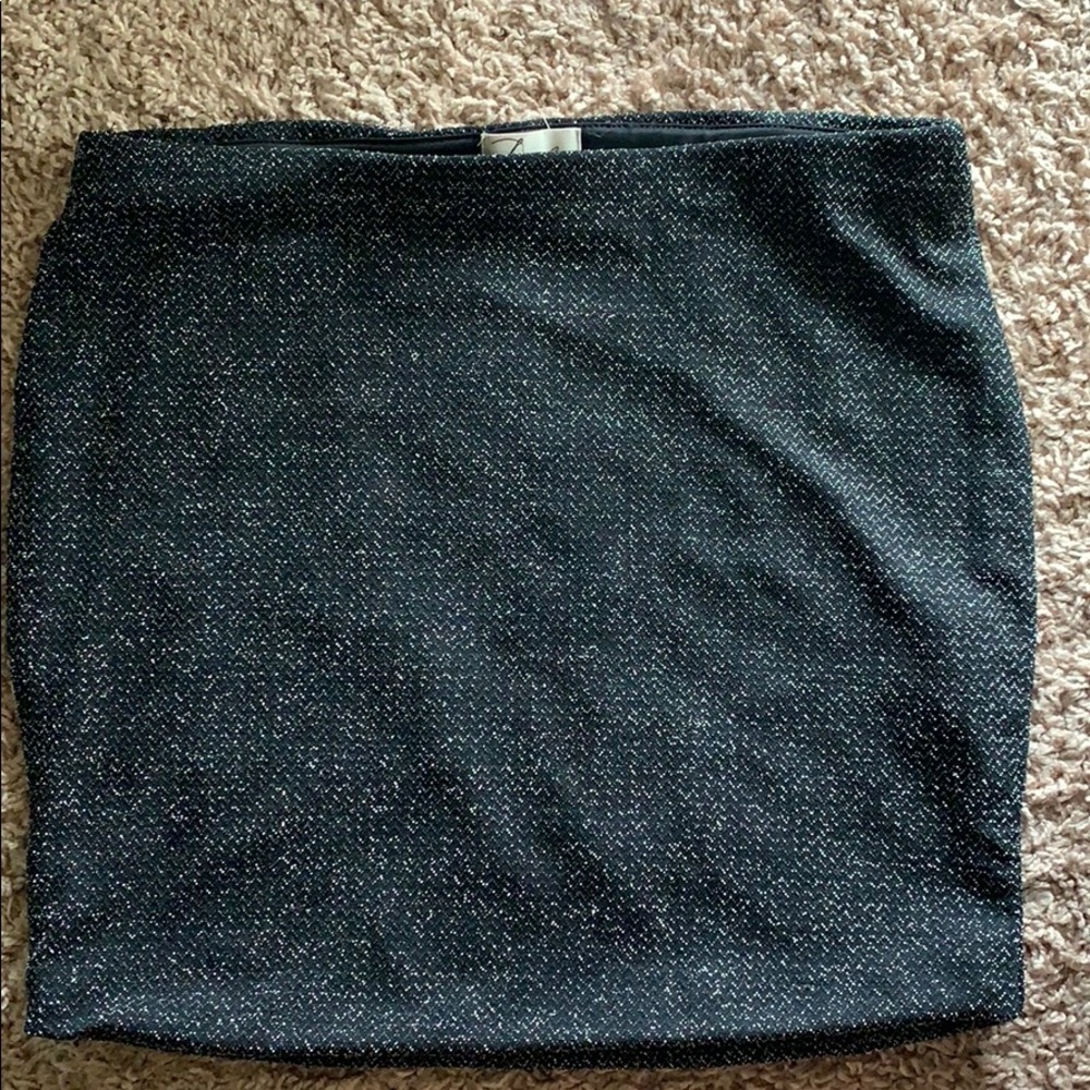 Mini Skirt - Picture 2 of 4